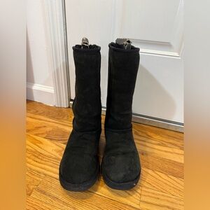Tap black Ugg boots